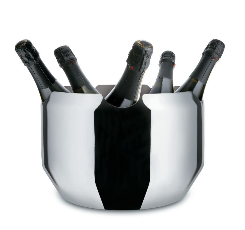 GIA17 Flaschenkühler Noè Alessi aus Edelstahl mit vier Weinflaschen zur Kühlung.